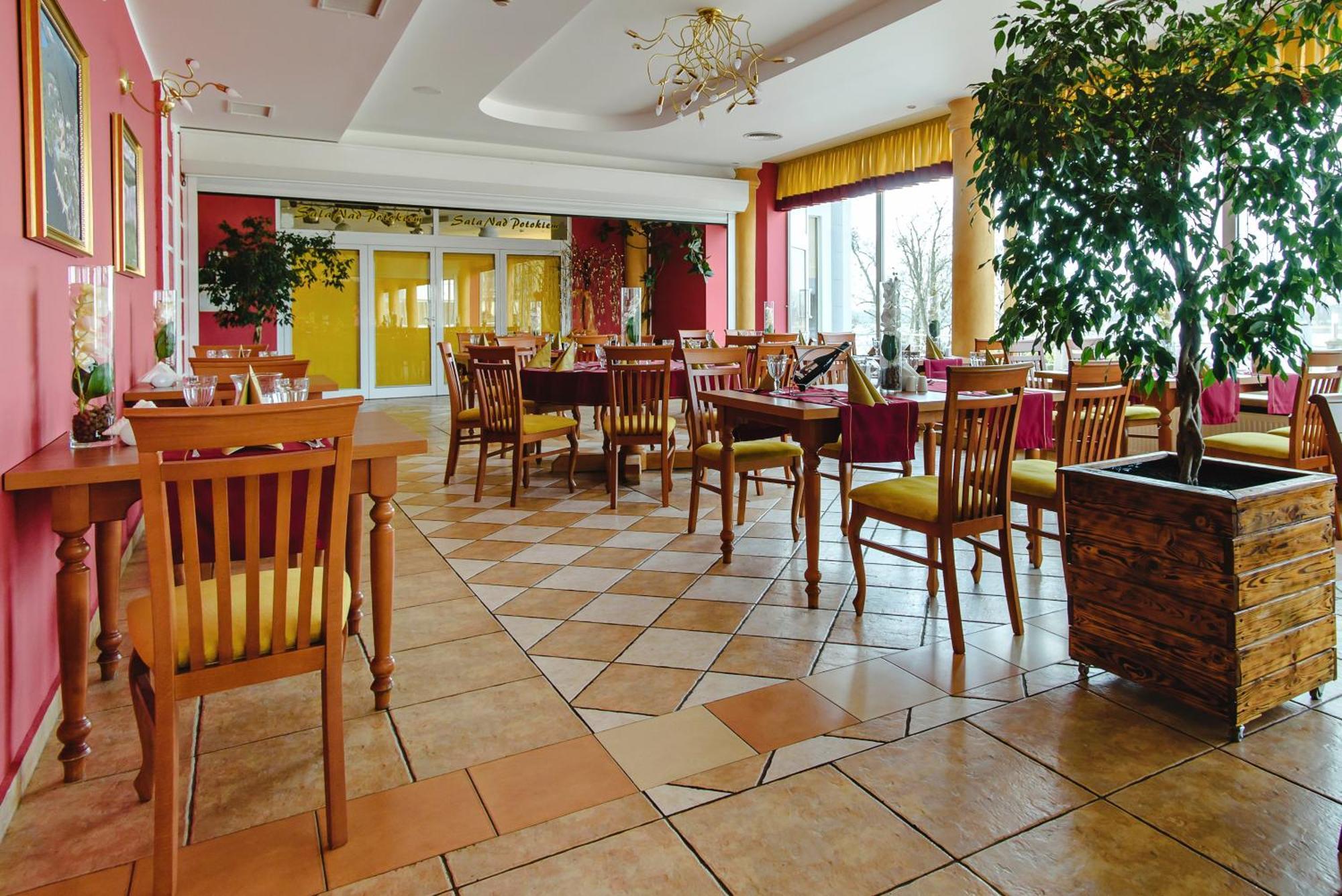 Hotel Pietrak Wagrowiec Ngoại thất bức ảnh