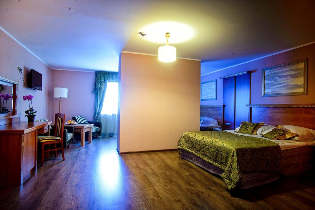 Hotel Pietrak Wagrowiec Ngoại thất bức ảnh