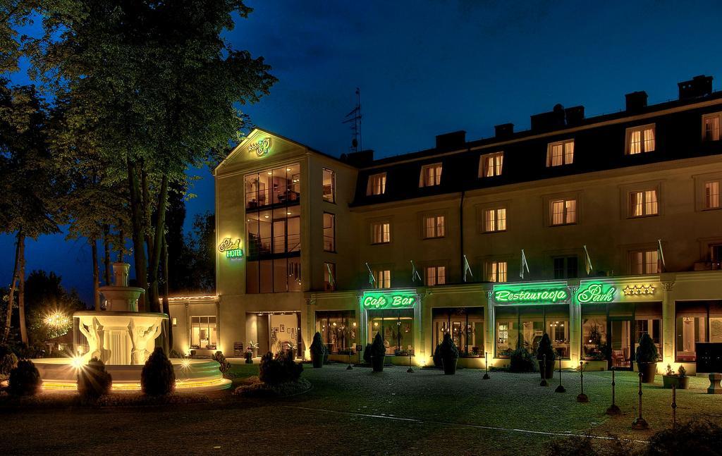 Hotel Pietrak Wagrowiec Ngoại thất bức ảnh